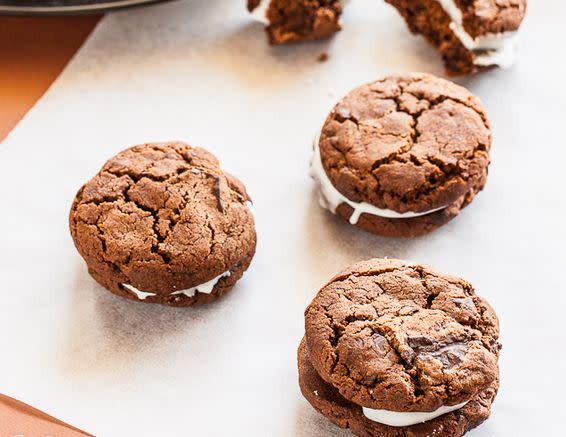 <strong>Get the <a href="http://www.ledelicieux.com/recipes/chocolate-peppermint-sandwich-cookies/" target="_blank">Chocolate Peppermint Sandwich Cookies recipe</a> from Le Delicieux</strong>