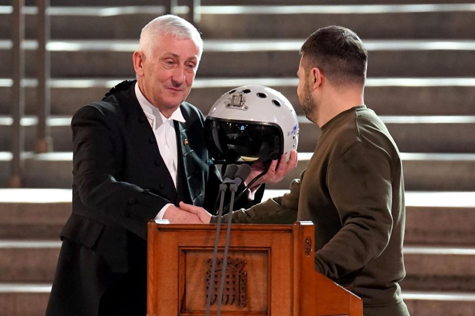 Ukrainian pilot helmet (Getty Images)