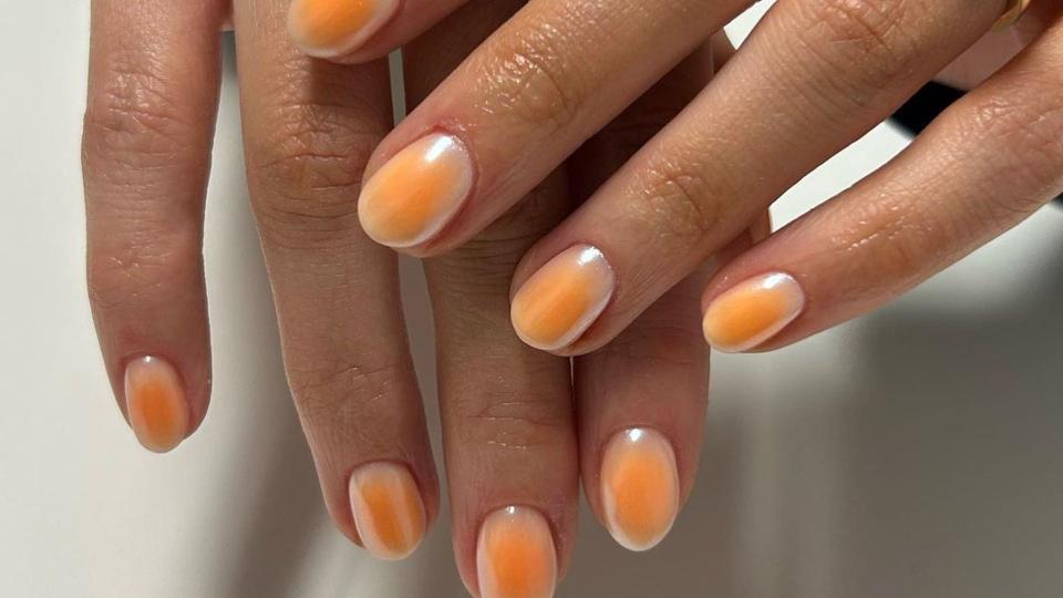 Aura nails 