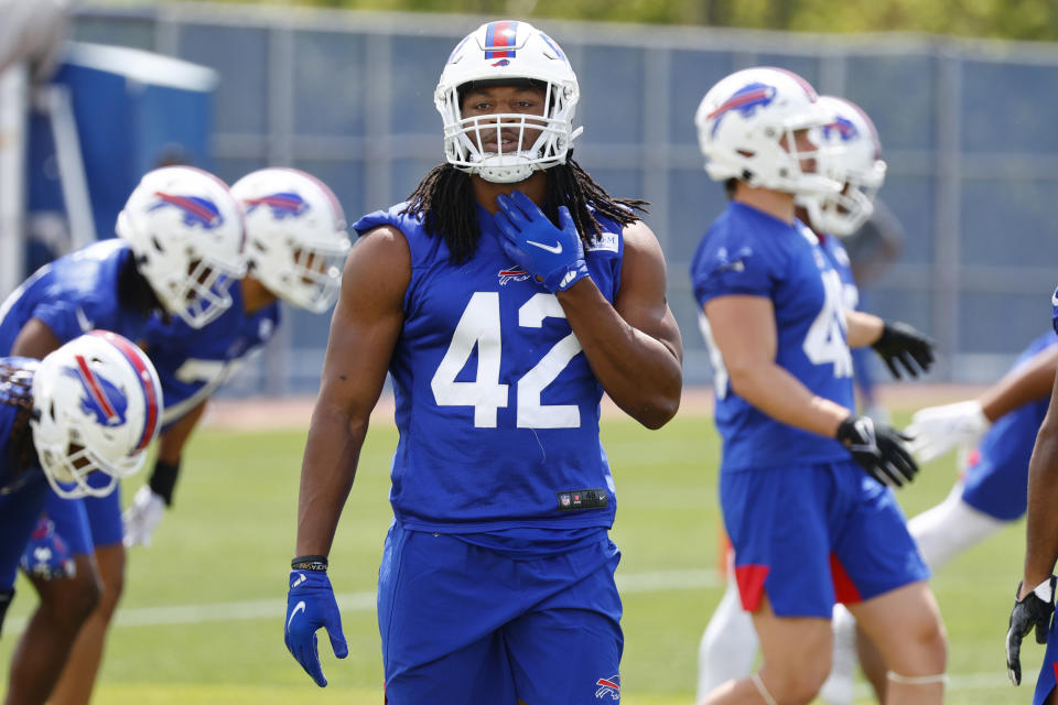 El apoyador de los Buffalo Bills Dorian Williams (42) (Foto AP/Jeffrey T. Barnes)