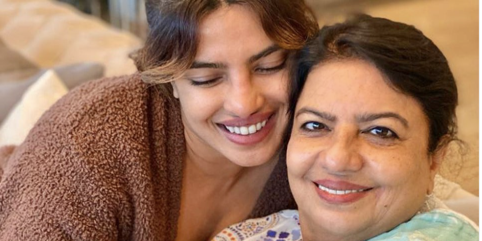 priyanka chopra and her mom smiling