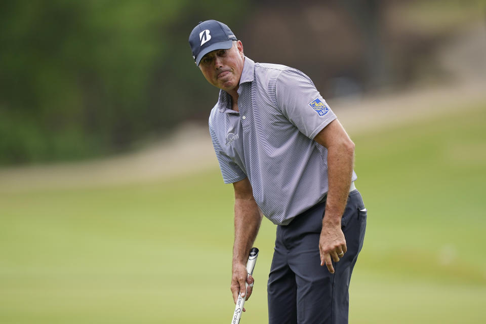 Matt Kuchar watches his putt on the ninth green during the first round of the Dell Technologies Match Play Championship golf tournament in Austin, Texas, Wednesday, March 22, 2023. (AP Photo/Eric Gay)