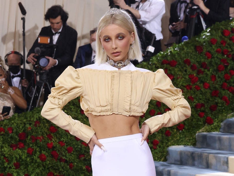 Emma Chamberlain attends the 2022 Met Gala.