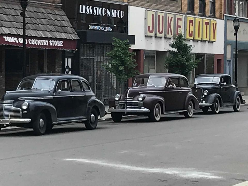 1940s cars parked in downtown Ambridge for use in Amazon Prime's new TV series "A League of Their Own."