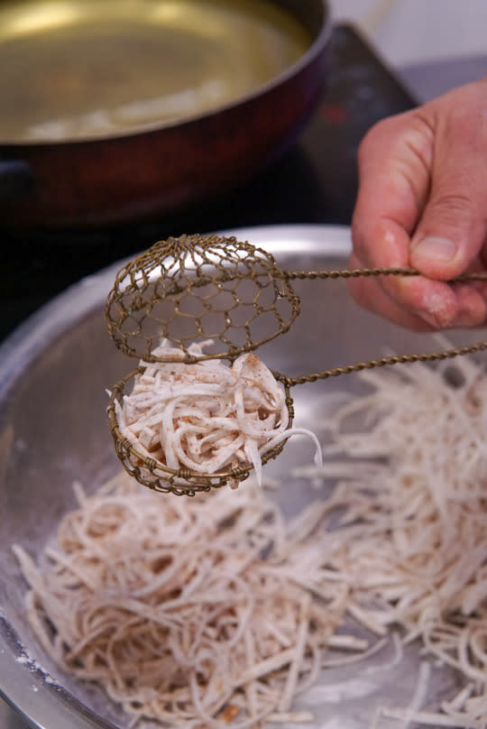 芋蝦│八珍芋蝦限量逐粒炸！90年老字號傳人：做到令媽媽滿意係我最大目標