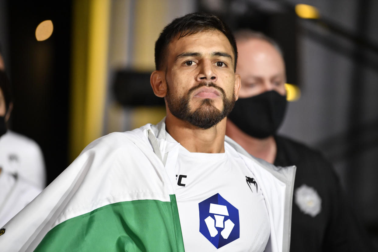Yair Rodriguez prepares to fight Max Holloway in a featherweight fight during the UFC Fight Night event at UFC APEX on Nov. 13, 2021. (Chris Unger/Zuffa LLC)
