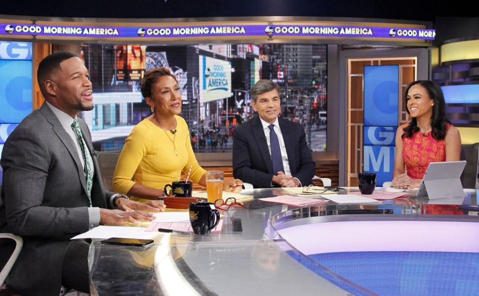 MICHAEL STRAHAN, ROBIN ROBERTS, GEORGE STEPHANOPOULOS, LINSEY DAVIS on GMA