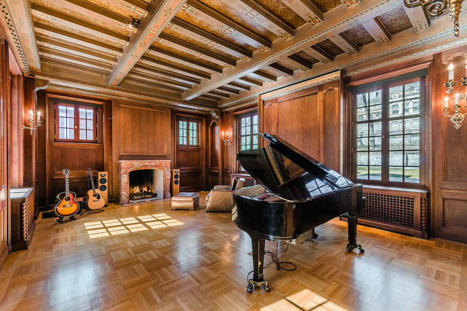 <p>Located in affluent Westmount on the island of Montreal, this home has quite the pedigree. (Listing via <span>Sotheby’s</span>) </p>