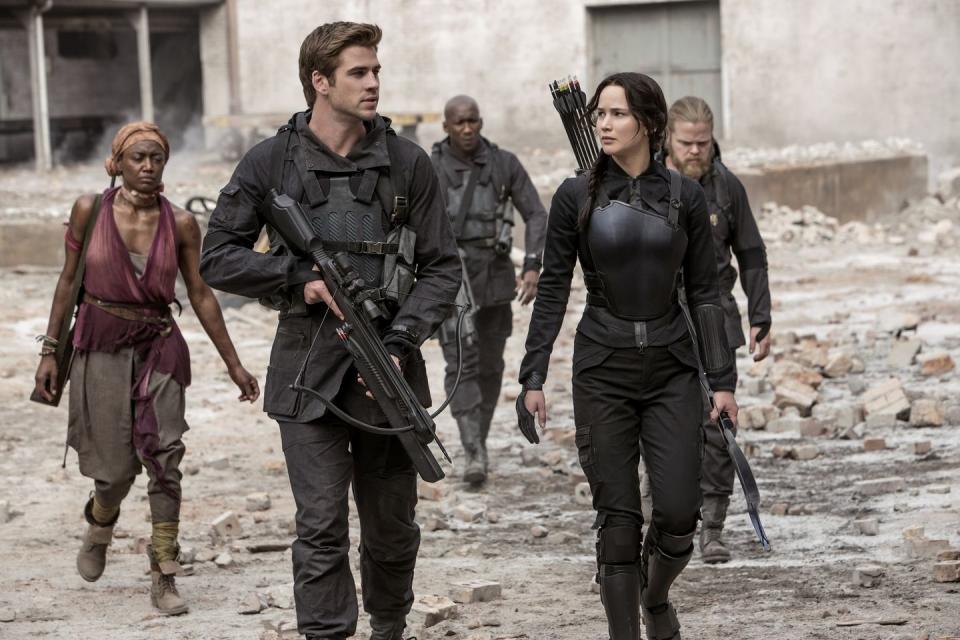 liam hemsworth, jennifer lawrence, the hunger games mockingjay part 1