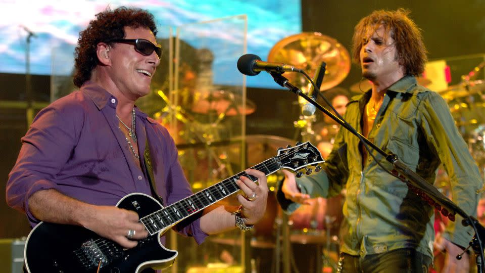 Guitarist Neal Schon and singer Jeff Scott Soto of Journey perform on the band's 2006 summer tour with Def Leppard, in Mountain View California. - Tim Mosenfelder/Getty Images