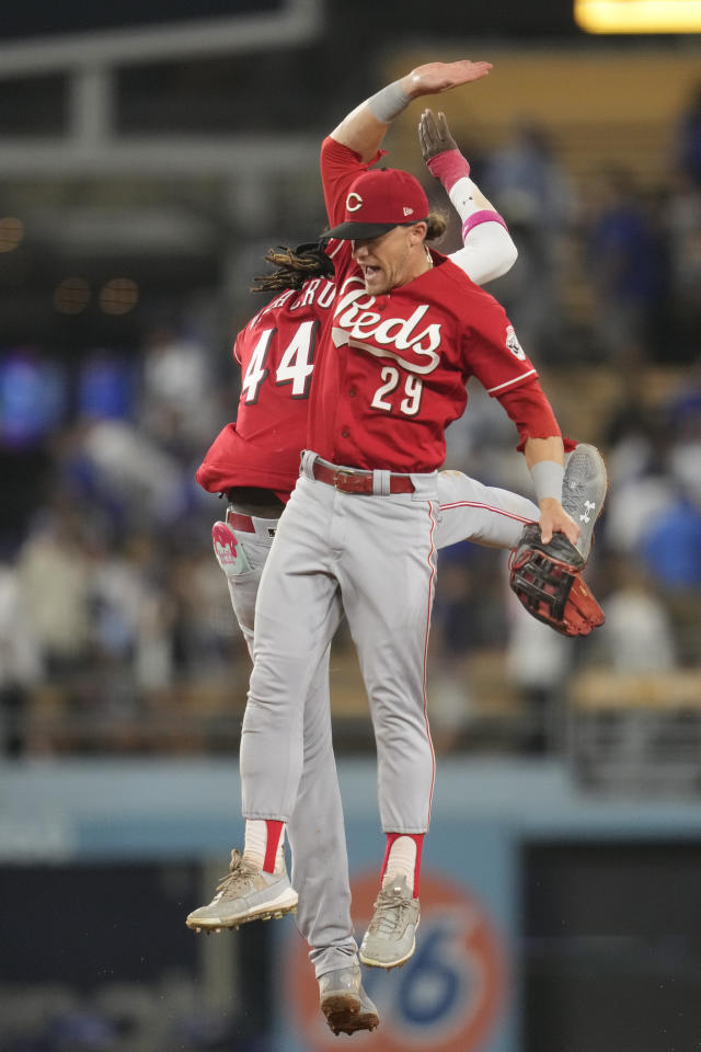 Reds beat NL West-leading Dodgers 6-5, move a half-game back in NL Central