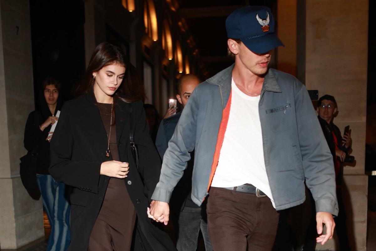 Kaia Gerber and Austin Butler Hold Hands on Restaurant Date Night in Paris