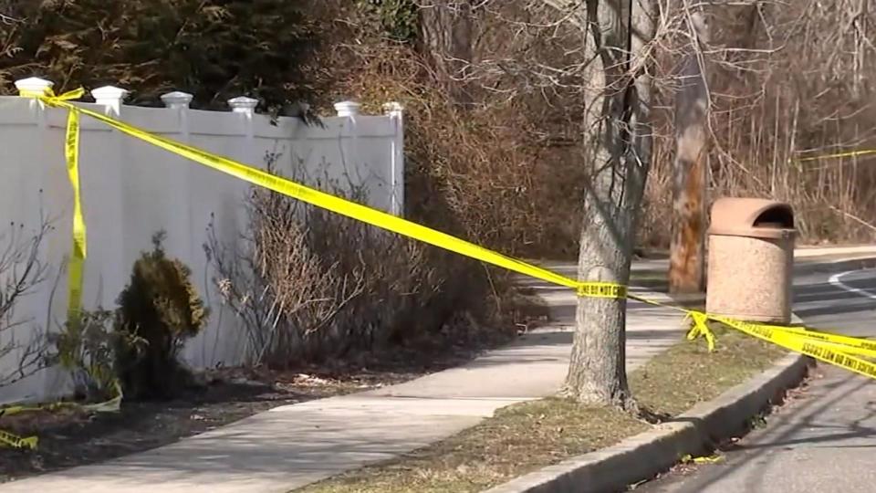 PHOTO: Police are on the scene in Southard Pond Park in Babylon, New York, after body parts were found, on March 1, 2024. (WABC)