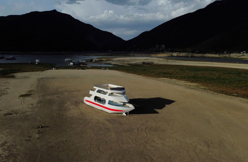 FILE PHOTO: FILE PHOTO: Drought at the La Boca dam, in Santiago