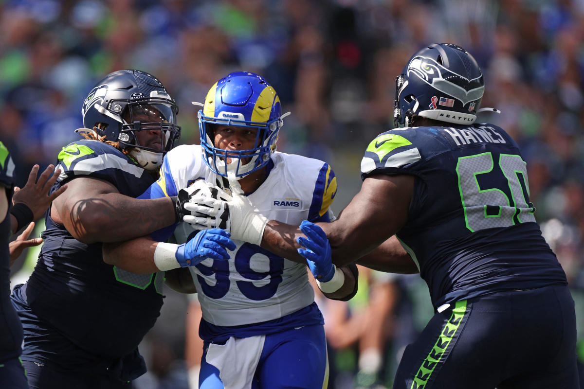 Mic'd up Geno Smith yells 'oh my God' as sneaky Aaron Donald does