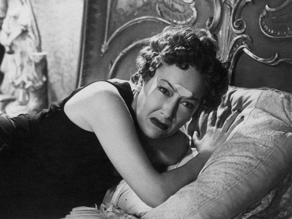 Norma Desmond in "Sunset Boulevard" wearing anti-wrinkle facial patches.