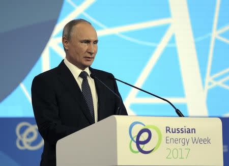 Russian President Vladimir Putin delivers a speech at the Russian Energy Week 2017 forum in Moscow, Russia October 4, 2017. Sputnik/Kremlin via REUTERS