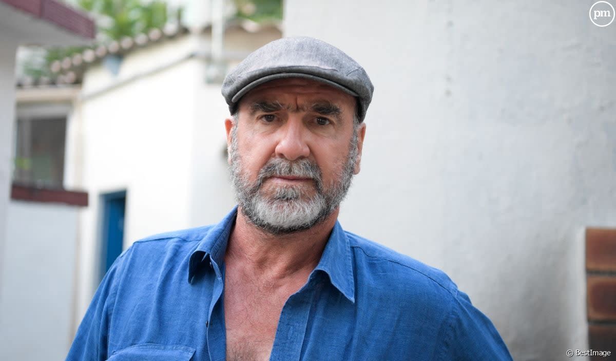 Eric Cantona agacé dans 