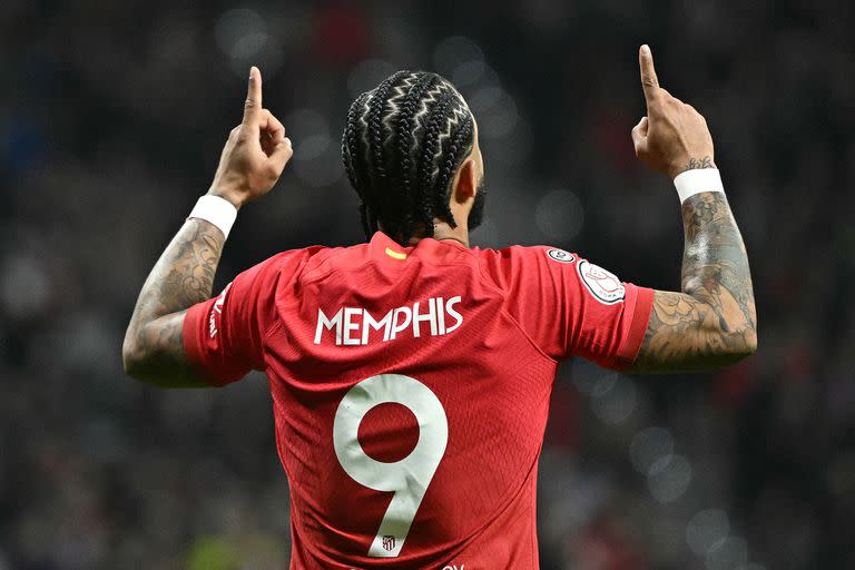 Memphis Depay busca recuperarse a tiempo para disputar la vuelta de los cuartos de final