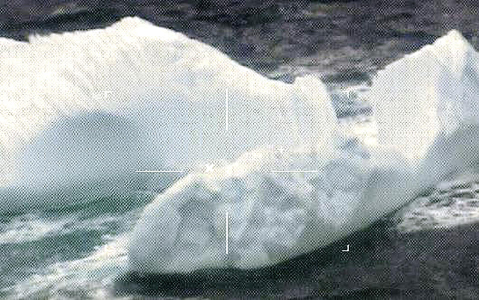 Grandes icebergs en la costa de Terranova. (Guardia Costera de EEUU vía AP)