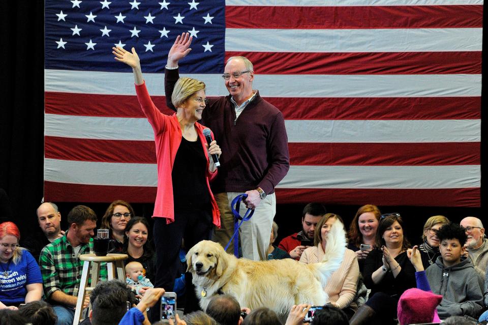 Elizabeth Warren Introduces Her Golden Retriever Bailey at Campaigns