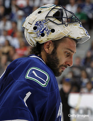 Luongo sports captain's 'C' on goalie mask