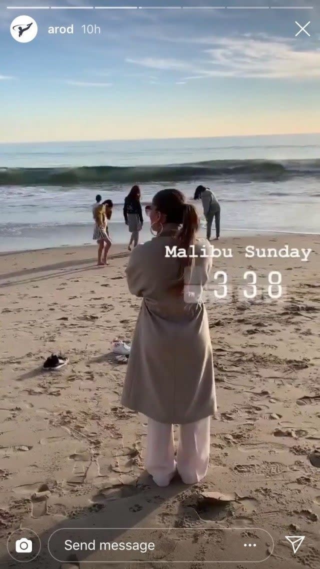 El domingo ellos visitaron la playa. Instagram