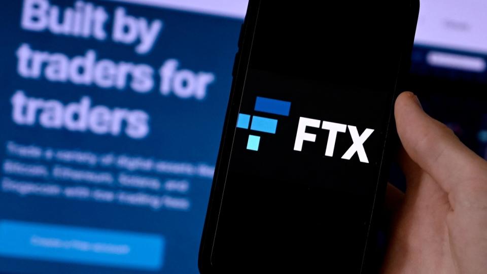 Logo FTX ar y ffôn