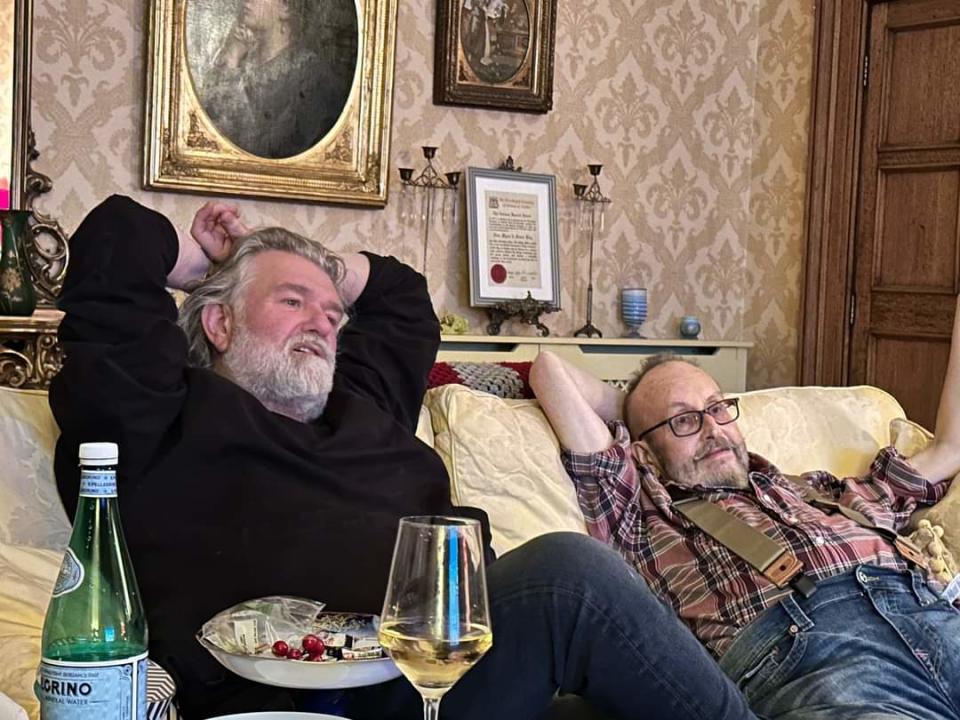Si King and Dave Myers were shown watching their final series together. (Liliana Orzac/Facebook)
