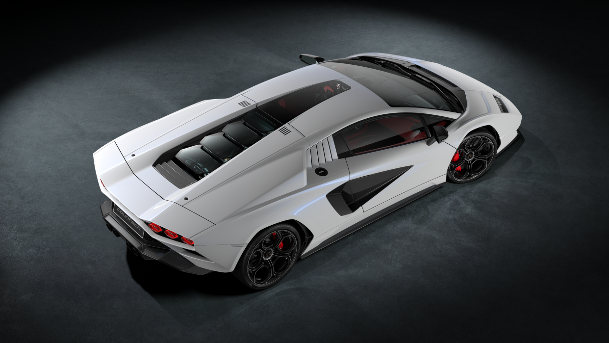 CEO Aventador plugin hybrid coming in 2023, Urus version