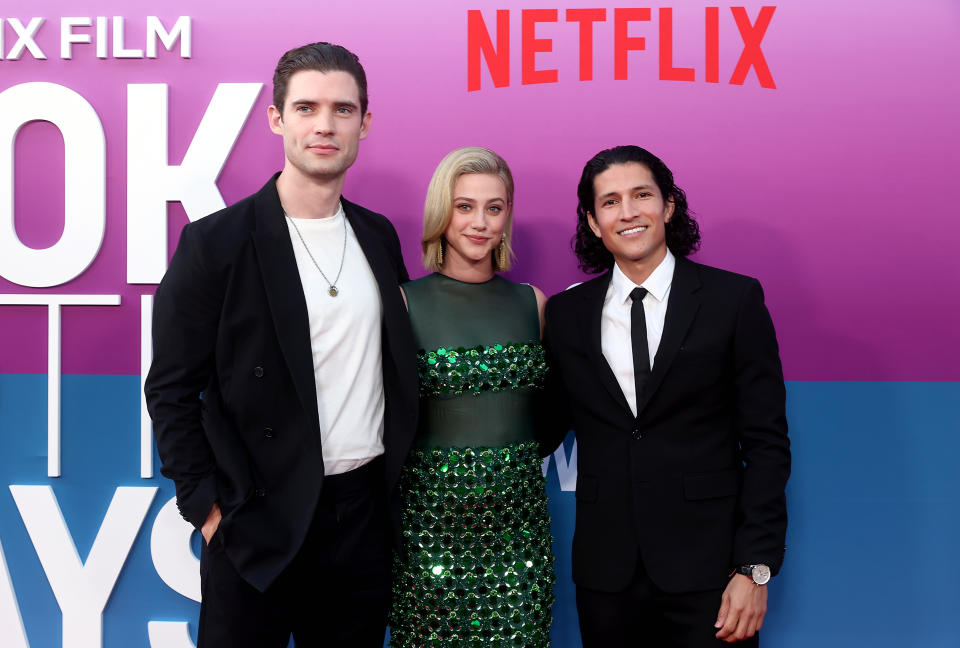 David dominant Lili et Danny sur le tapis rouge