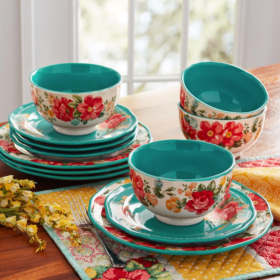 The Pioneer Woman Vintage Floral Dinnerware Set