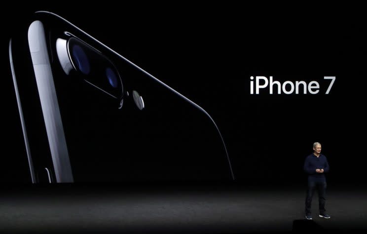 Apple unveils iPhone 7