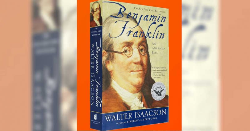 Barnes & Noble出版的《Benjamin Franklin：An American Life》。（圖／翻攝自DARAZ官網）