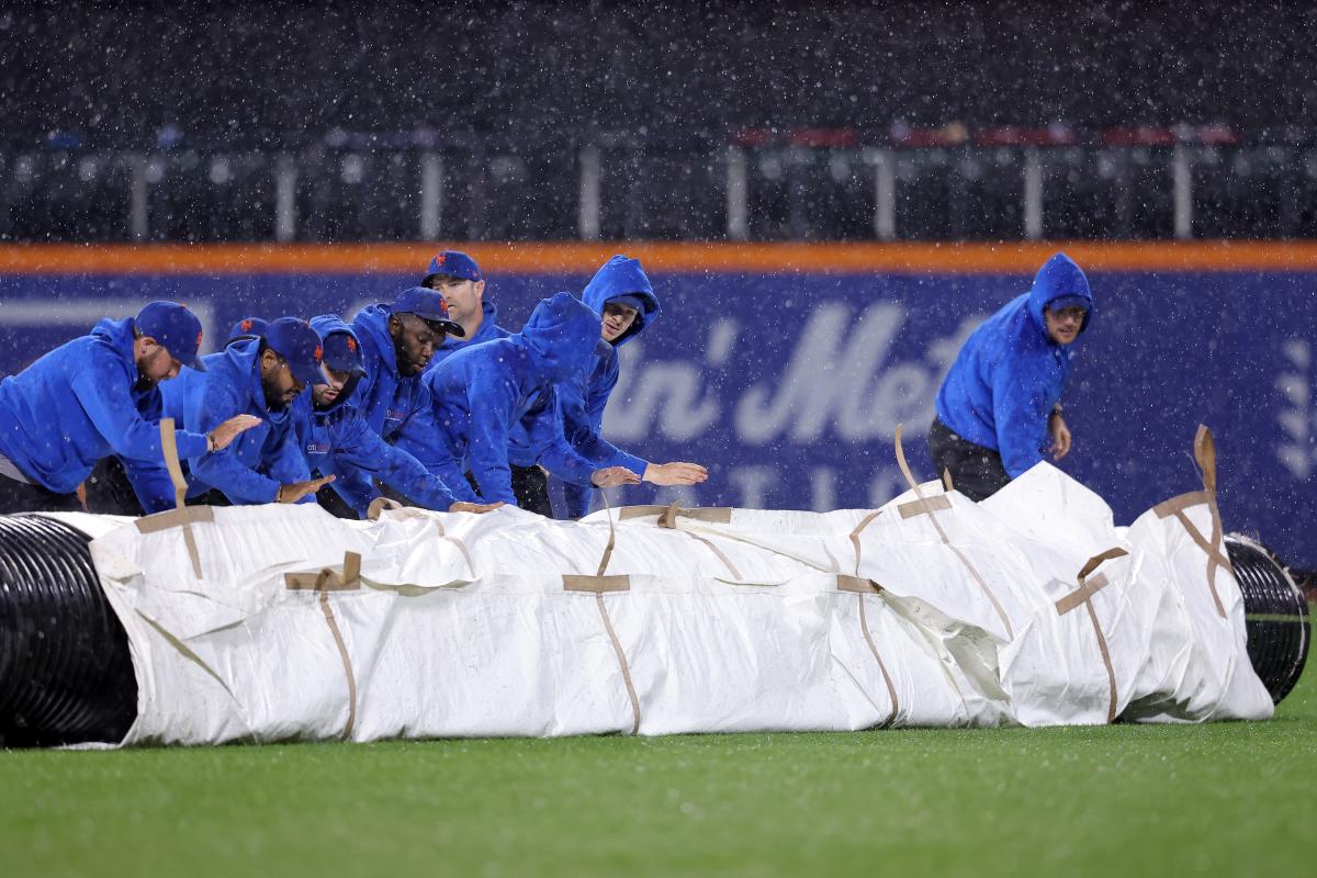 Schumaker gets first win, Marlins top Mets 2-1 behind Chisholm