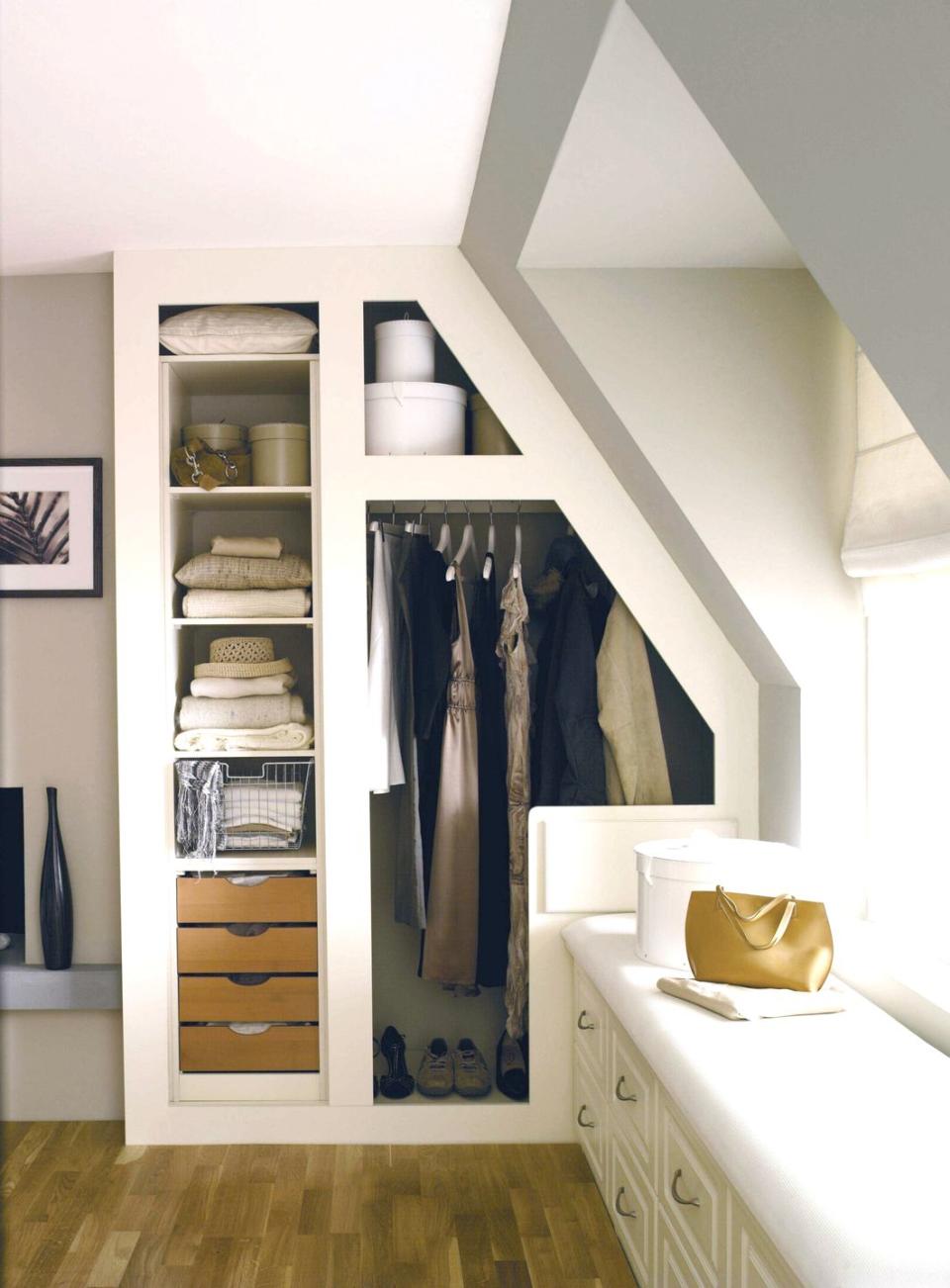 Sharps Ascot Wardrobe Interior - New Cream - dressing area