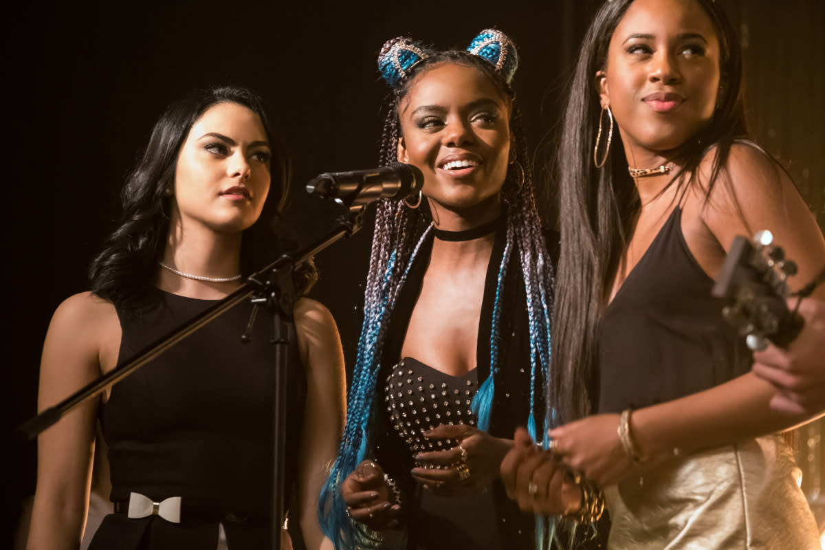 “Riverdale’s” Pussycats performed for the first time LIVE at Comic-Con, and it was amazing