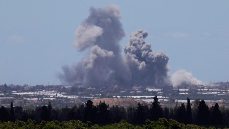 Smoke rises over the Gaza Strip, amid continued fighting between Israel and Hamas, as seen from southern Israel (6 May 2024)
