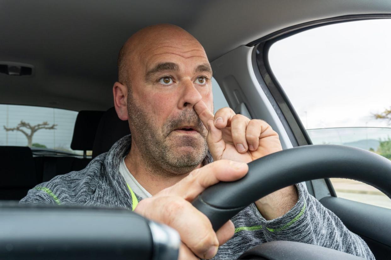 <a href="https://www.shutterstock.com/es/image-photo/middle-aged-man-picking-his-nose-2120844968" rel="nofollow noopener" target="_blank" data-ylk="slk:Miguel AF / Shutterstock;elm:context_link;itc:0;sec:content-canvas" class="link ">Miguel AF / Shutterstock</a>