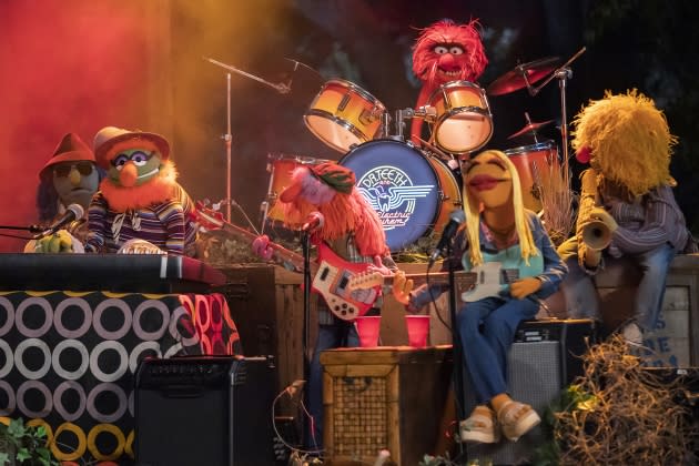 Kesha Xxx Video - Lil Nas X and Kesha's Idols, Dr. Teeth and the Electric Mayhem, Return in  'The Muppets Mayhem' Trailer