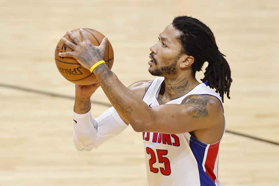 Derrick Rose shoots a free throw against the Miami Heat during the second quarter at American Airlines Arena,