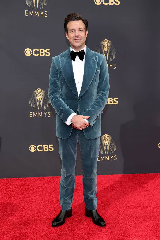 <p>The "Ted Lasso" star traded in his coaches uniform in favour of a velvet suit by Tom Ford. <em>(Image via Getty Images)</em></p> 