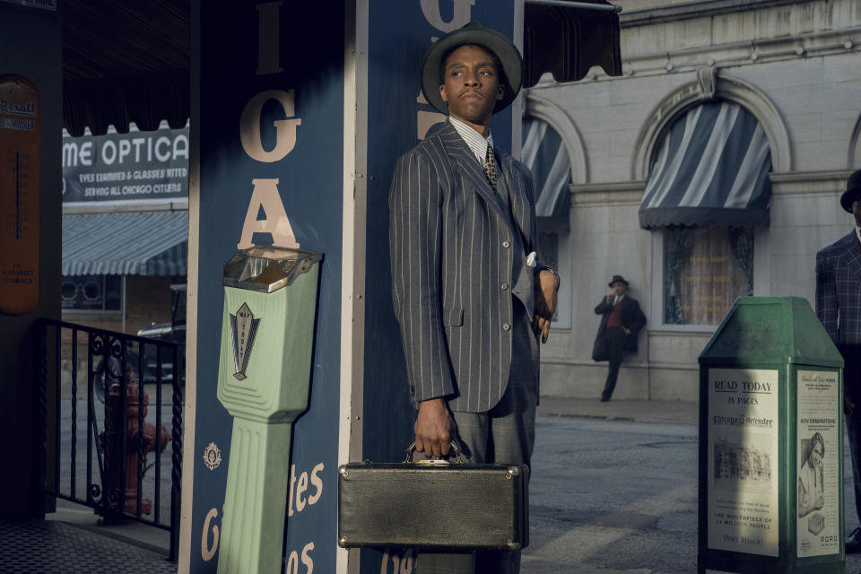 En esta imagen difundida por Netflix, el actor Chadwick Boseman en una escena de "Ma Rainey's Black Bottom". (David Lee/Netflix vía AP)