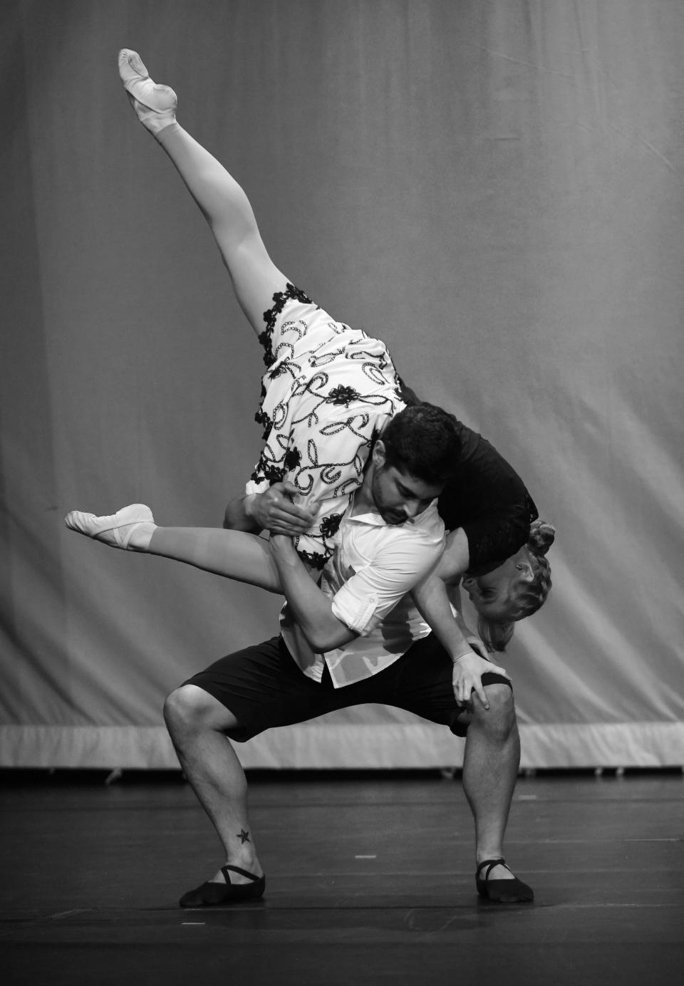 Annex Contemporary Dance Company dancers Lorelei Samon and Ian Rodgers in performance.