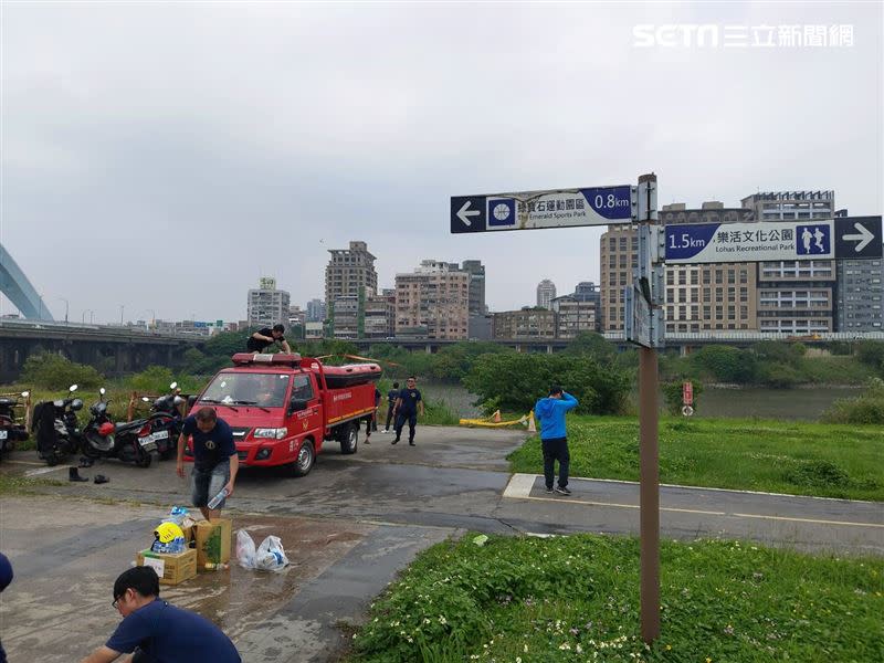 新北市消防局稍早尋獲緬甸籍板姓男學生遺體。（圖／翻攝畫面）