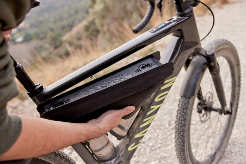 Canyon Grizl:ON carbon gravel ebike, photo by Pol Foguet, frame bag