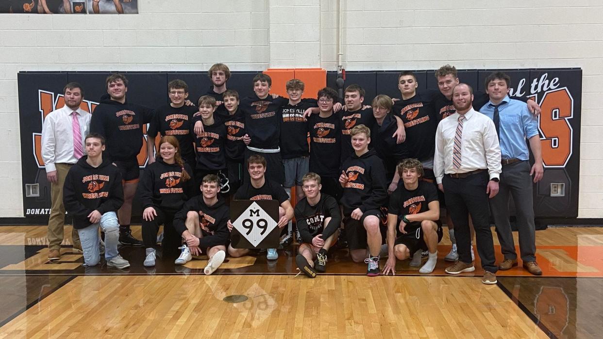 Jonesville wrestling wins the Fight for M-99 for the second year in a row.