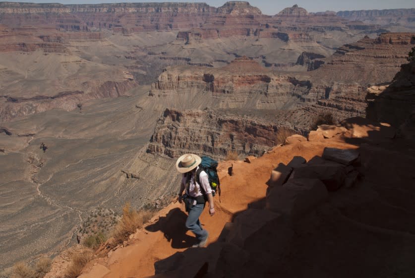 Hiking the Grand Canyons Kaibab Trail, South Rim. Grand Canyon National Park, Arizona.