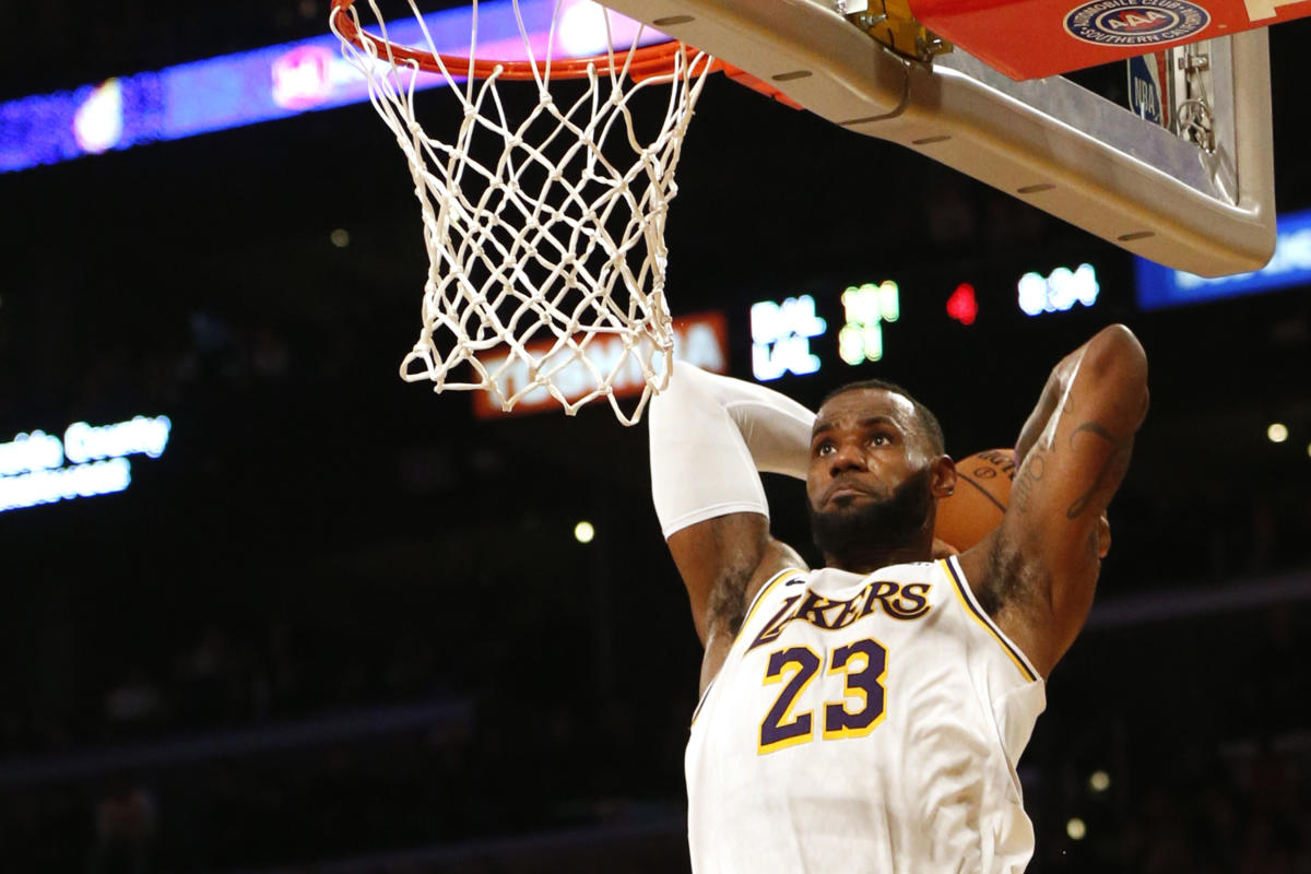 Watch: Lakers' Alex Caruso with a dunk-of-the-year nominee