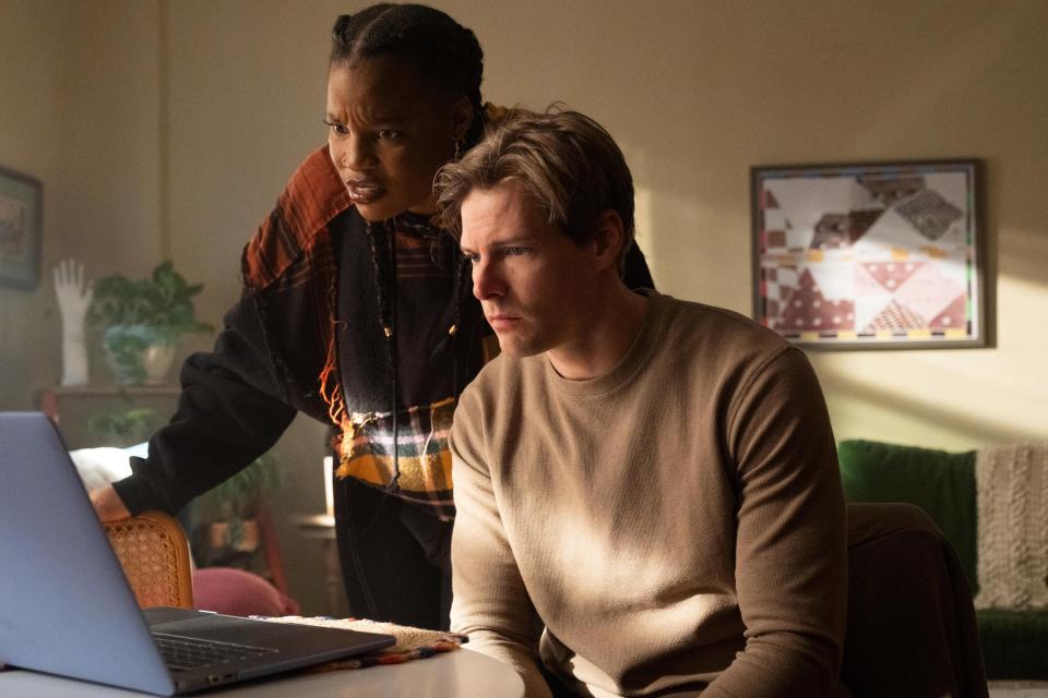 Nella's best friend Malaika (Brittany Adebumola) and boyfriend Owen (Hunter Parrish) in a scene from the Hulu series "The Other Black Girl."